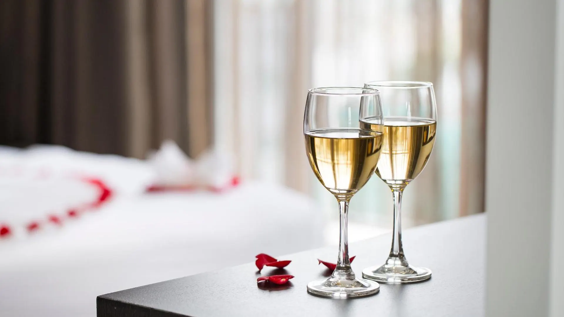 Meriton Hotel Nha Trang 4*,