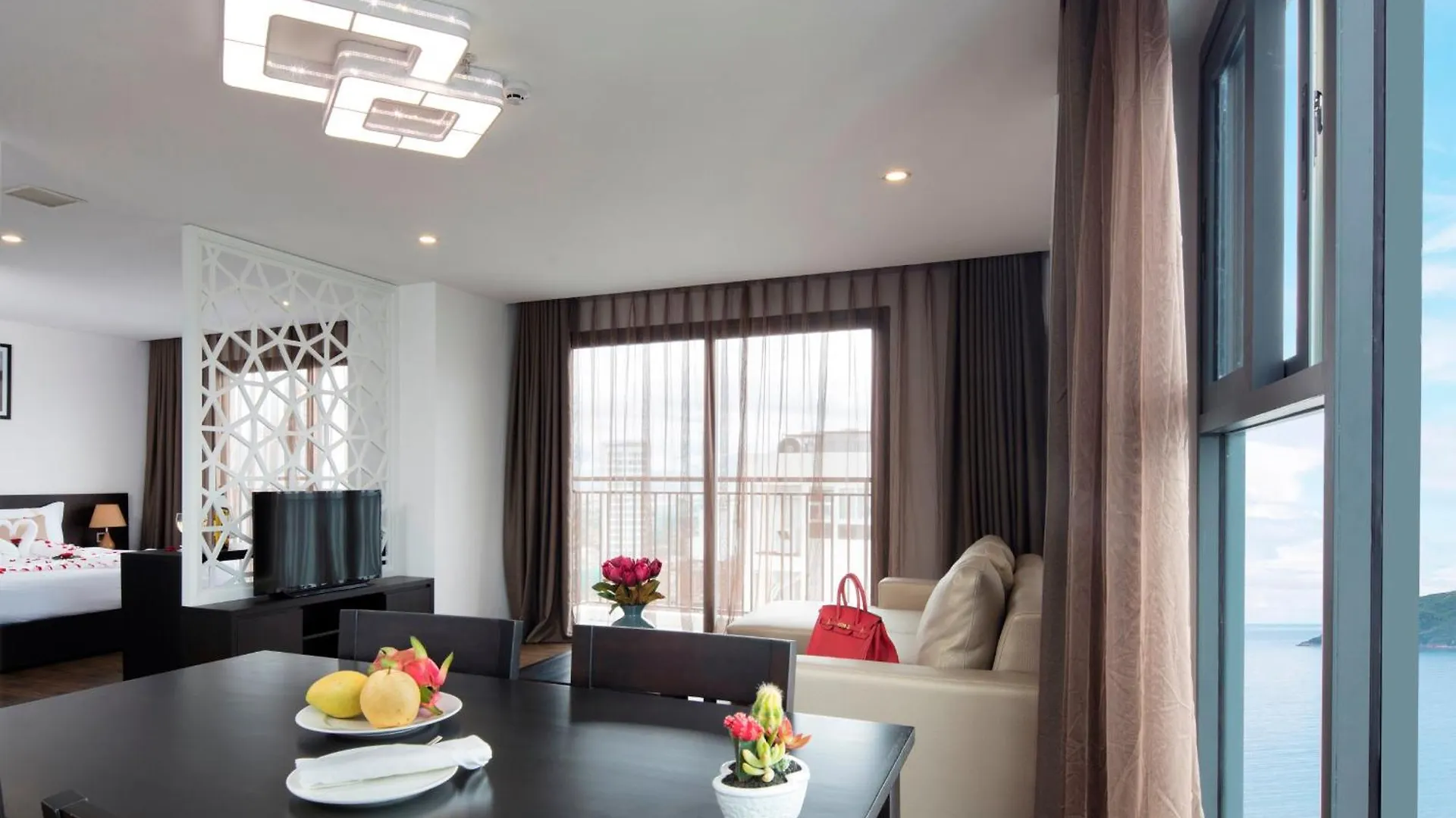 Meriton Hotel Nha Trang 4*,  Vietnam
