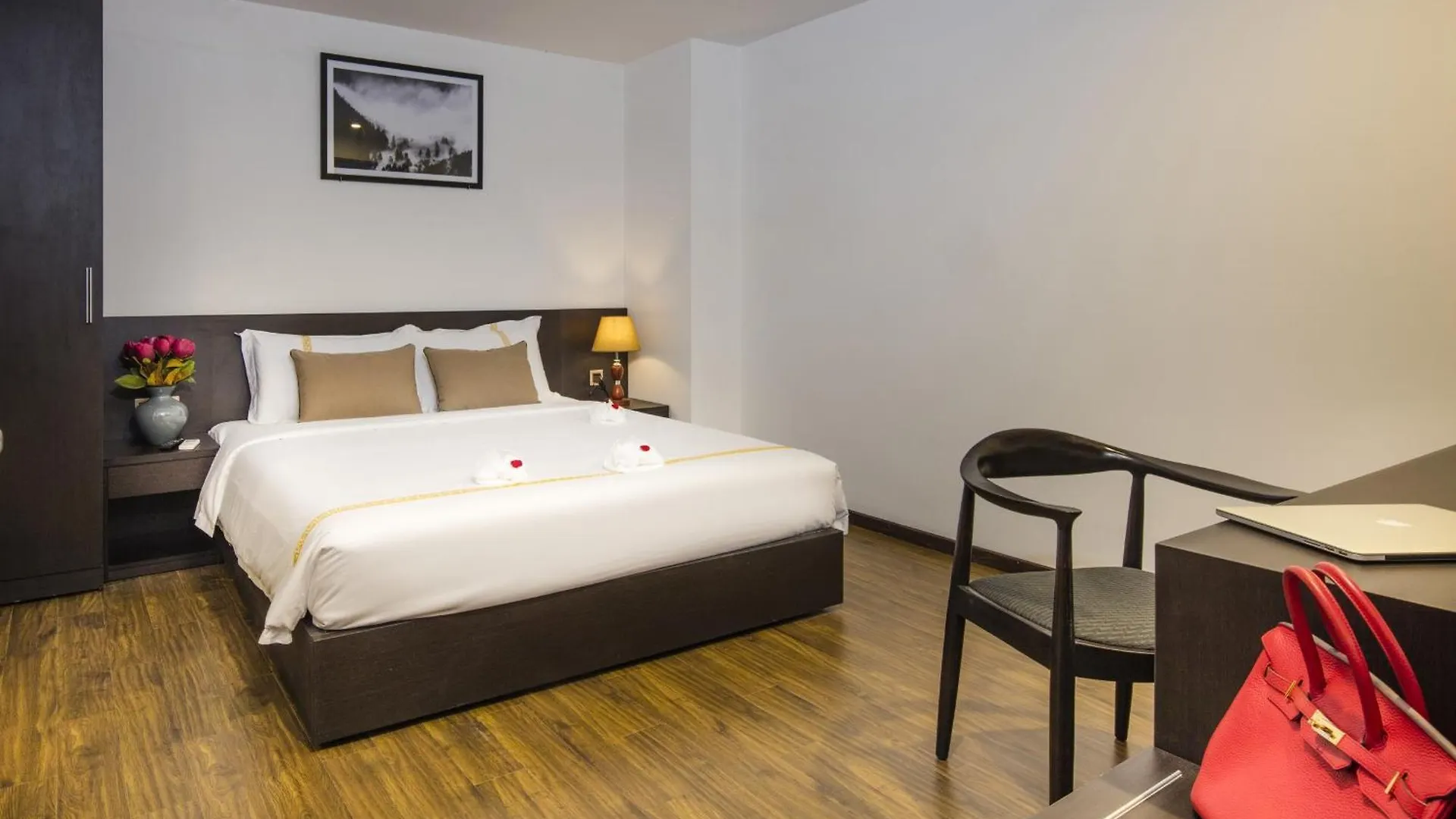 Meriton Hotel Nha Trang 4*,  Vietnam